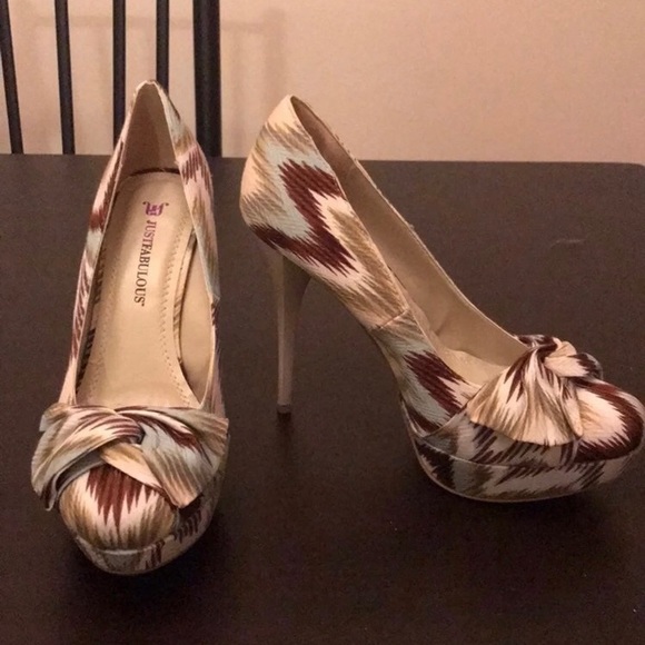 JustFab Shoes - 🌸 3/$11 🌸 NIB JustFab heels